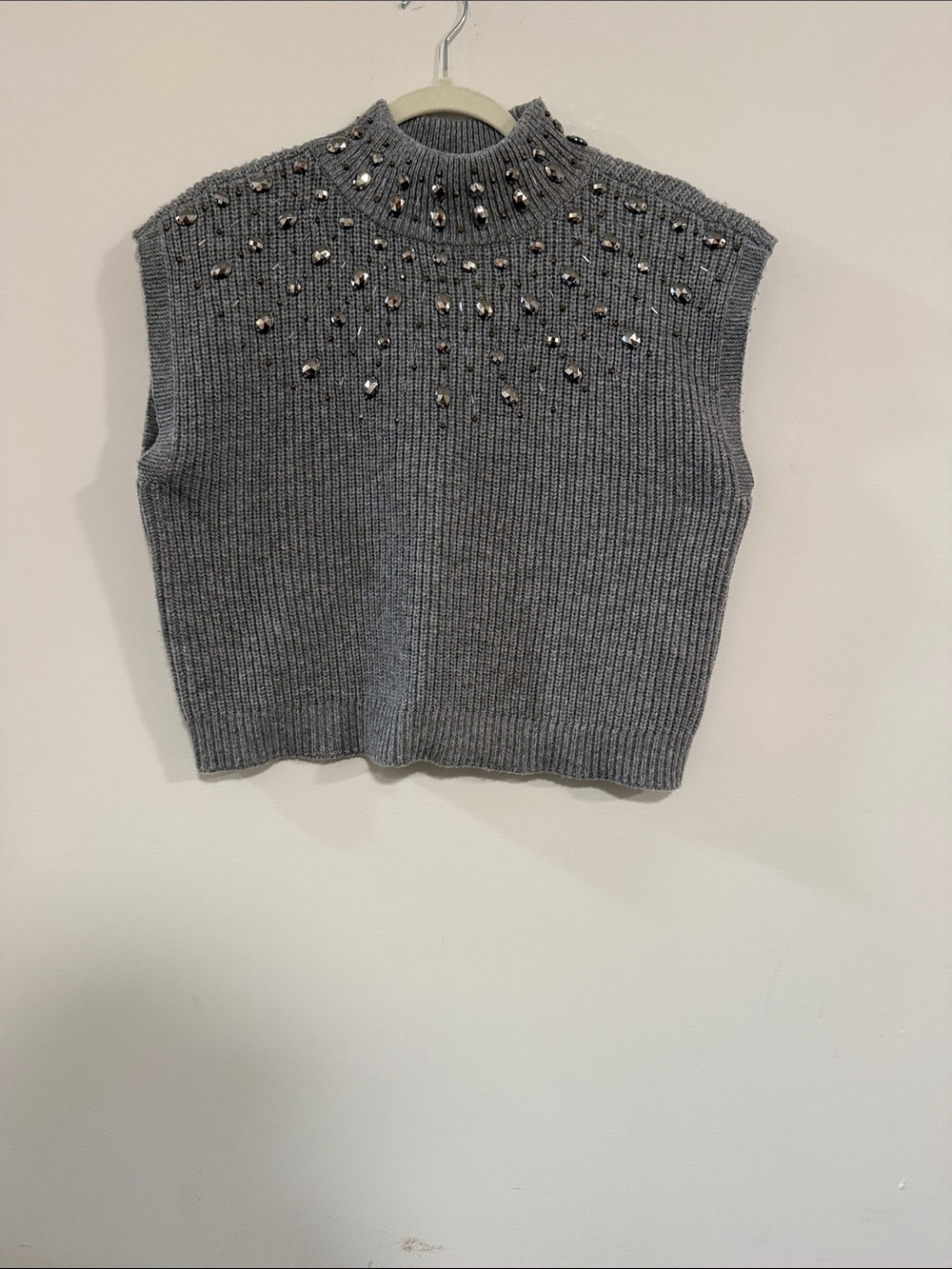 House of Harlow 1960 Gray Beaded Sleeveless Knit Sweater Vest